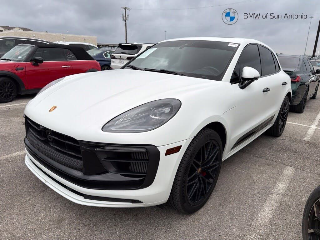 2023 PORSCHE Macan