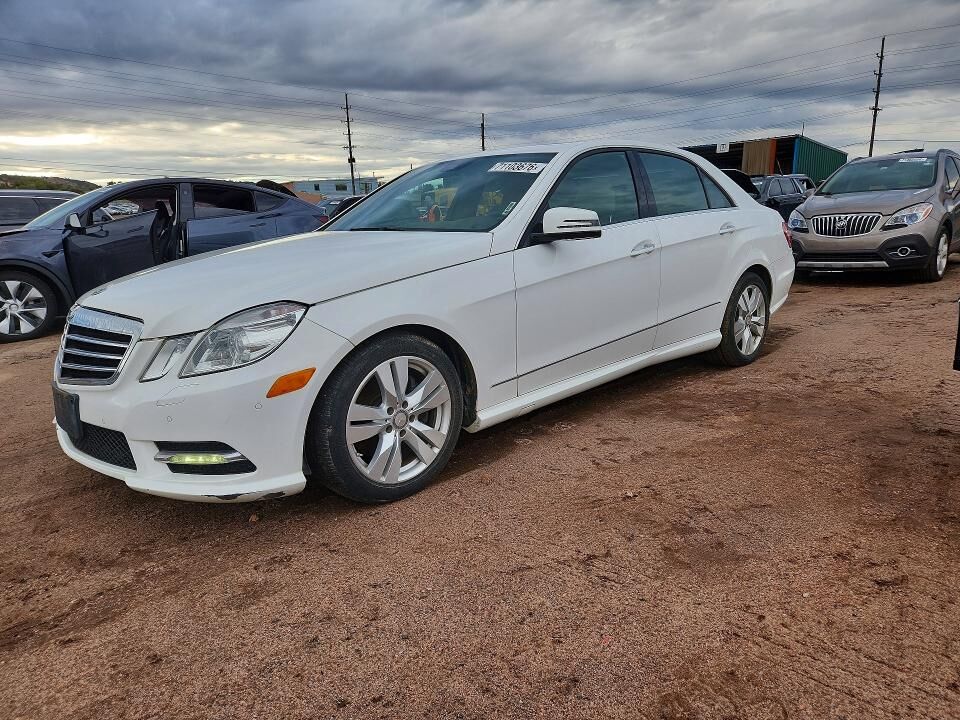 2013 MERCEDES-BENZ E-Class