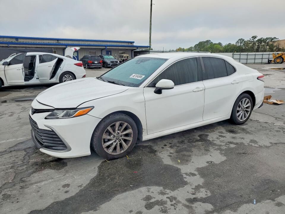 2021 TOYOTA Camry