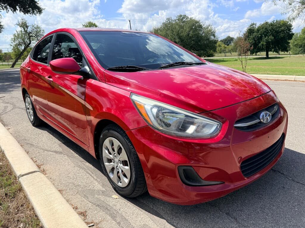 2016 HYUNDAI Accent