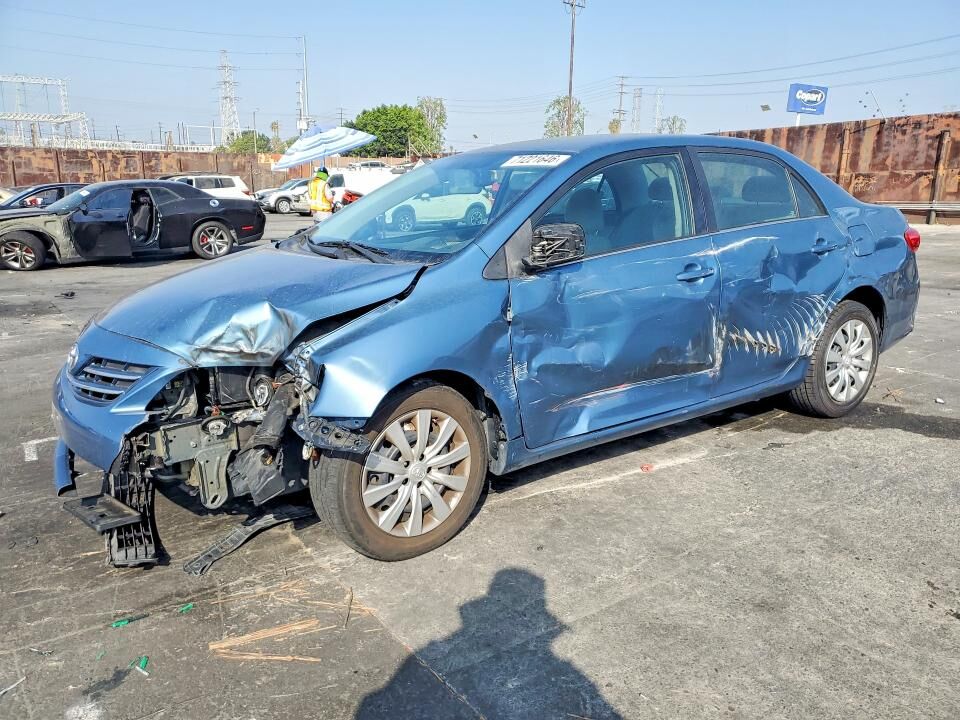 2013 TOYOTA Corolla
