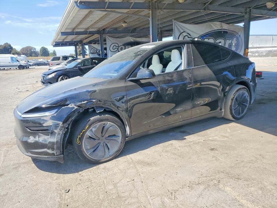 2026 TESLA Model Y