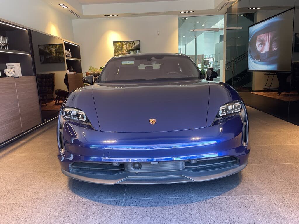 2024 PORSCHE Taycan