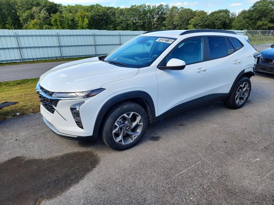 2025 CHEVROLET Trax