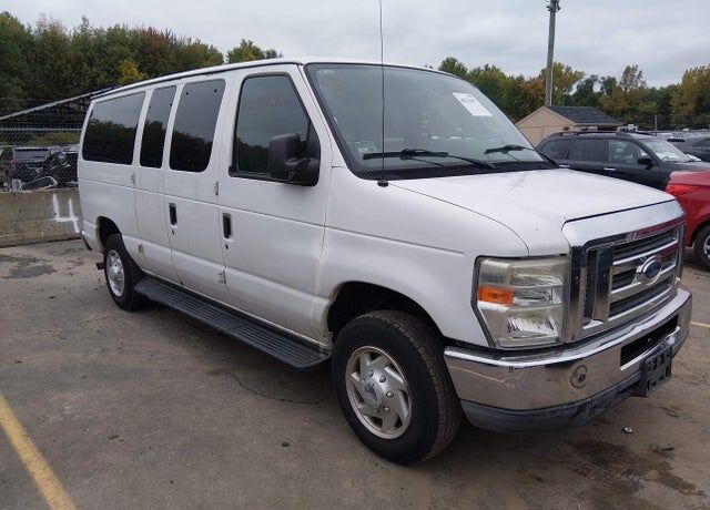 2011 FORD E-350