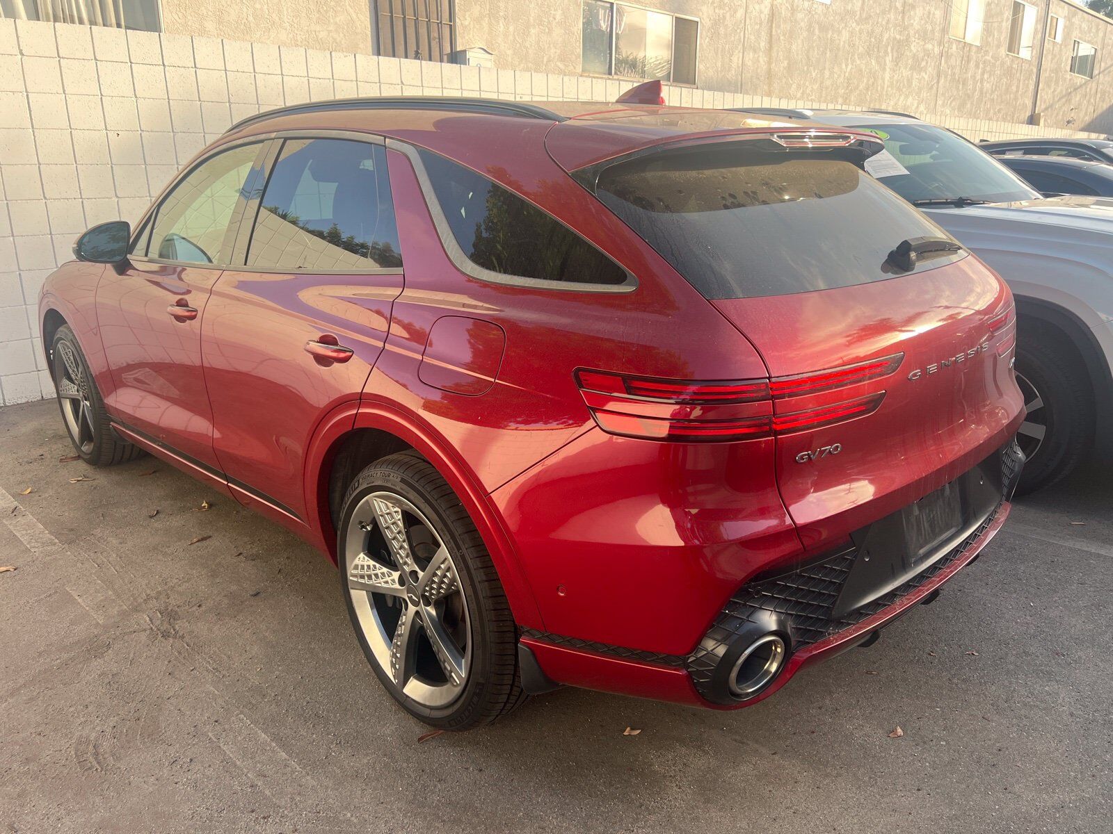 2023 GENESIS GV70