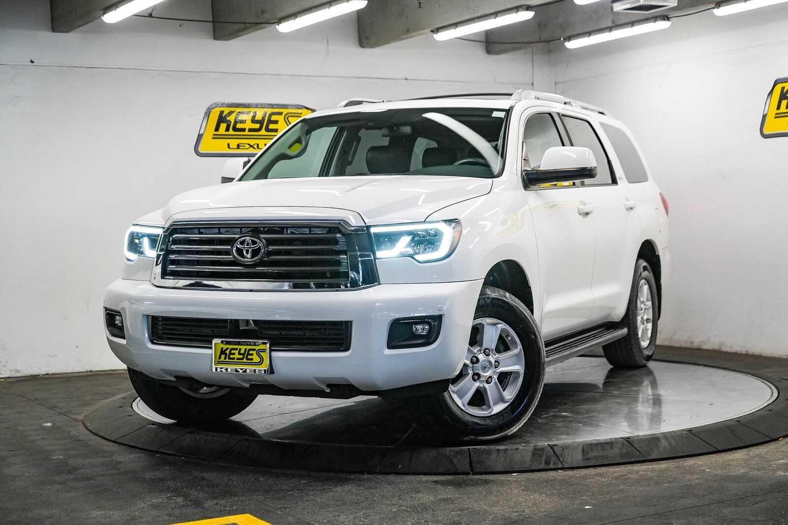 2019 TOYOTA Sequoia