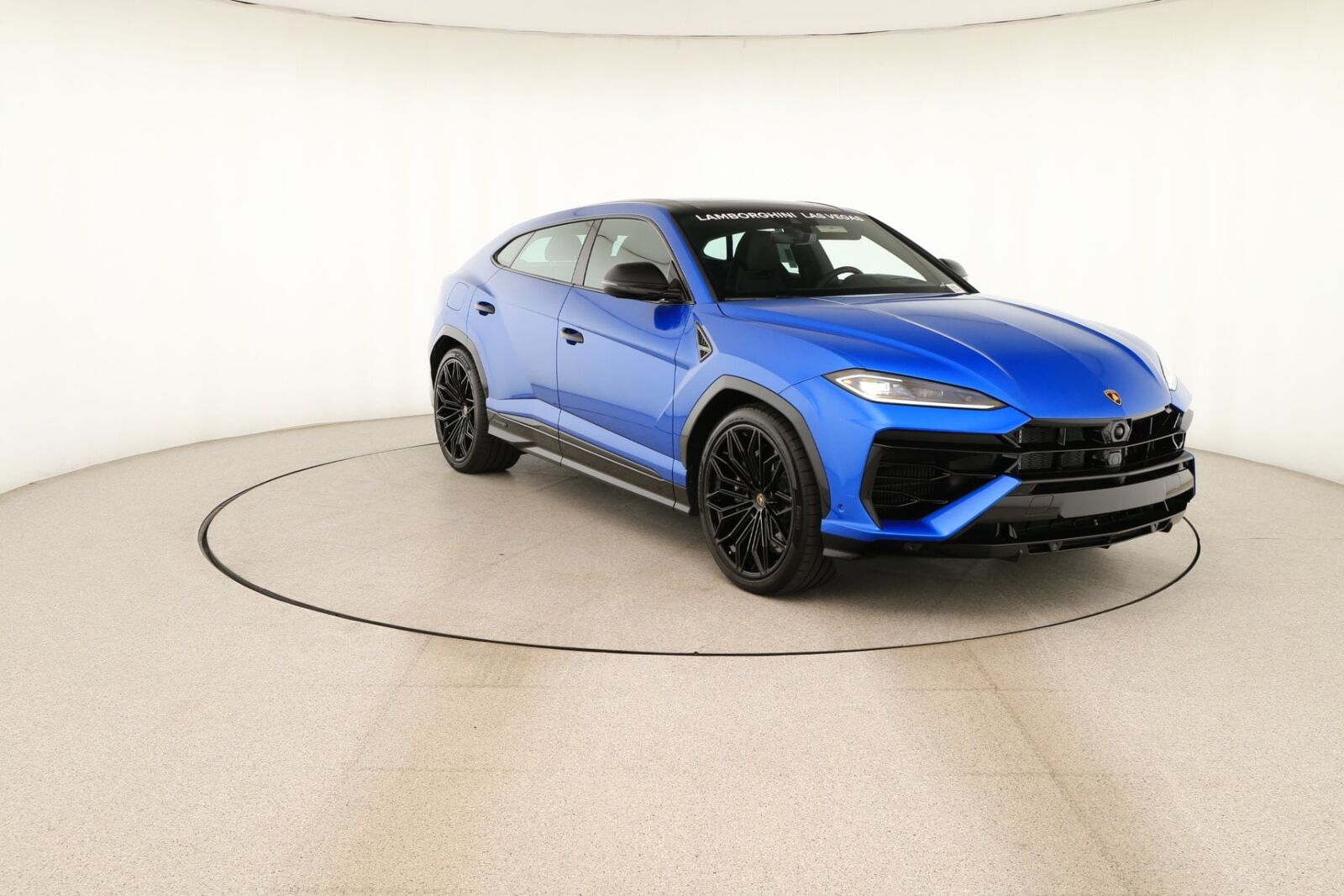 2025 LAMBORGHINI URUS
