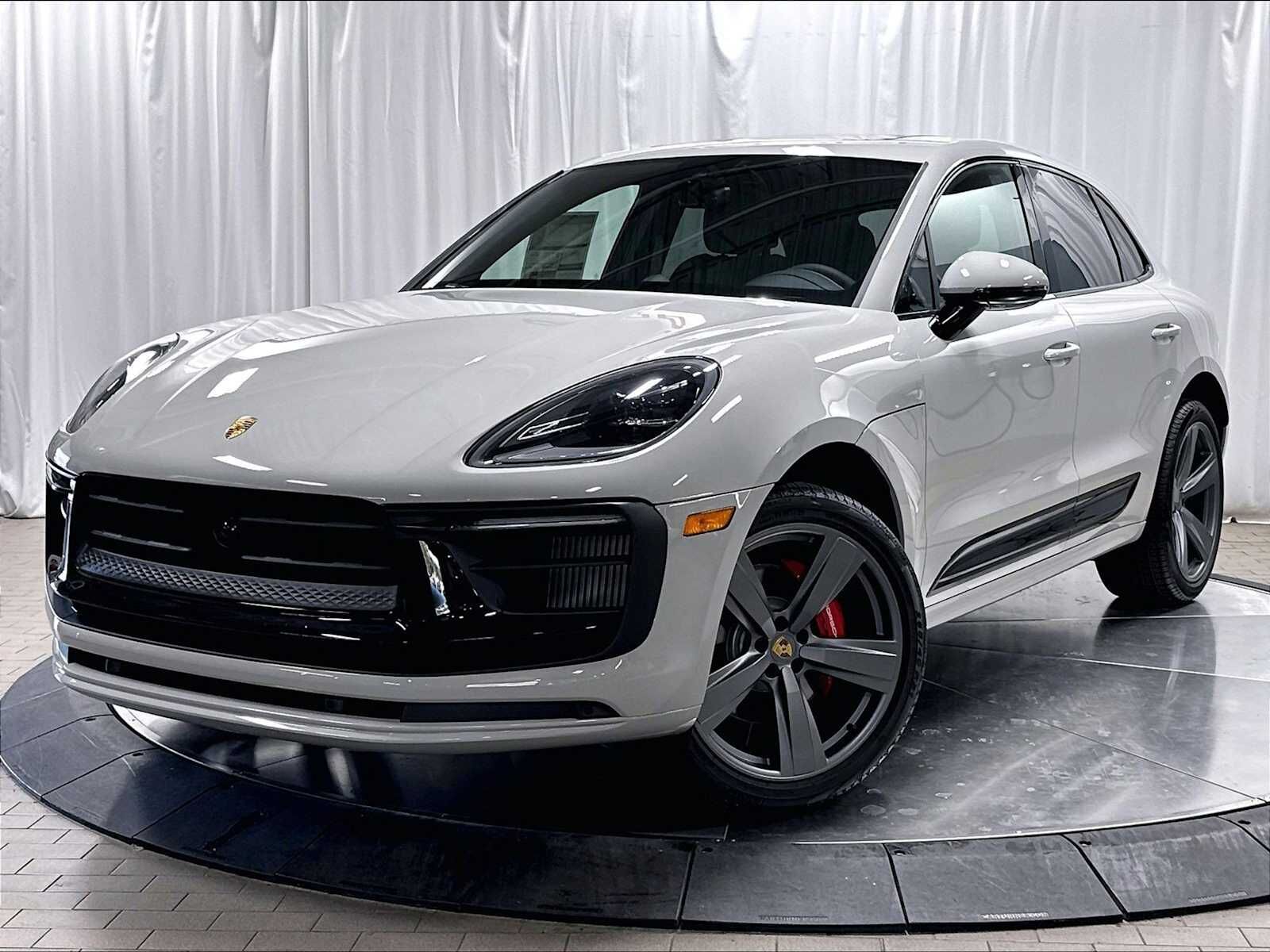 2026 PORSCHE Macan
