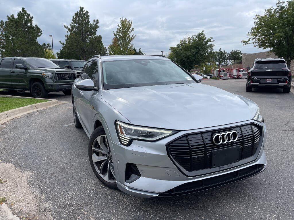 2021 AUDI e-tron