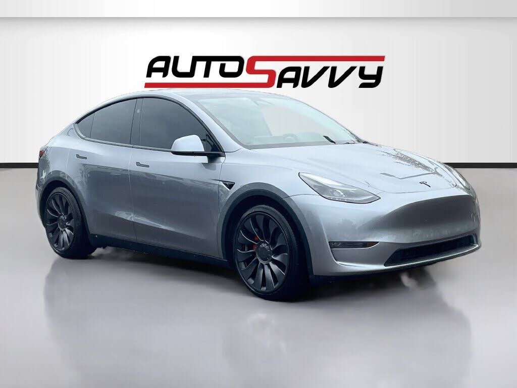 2024 TESLA Model Y