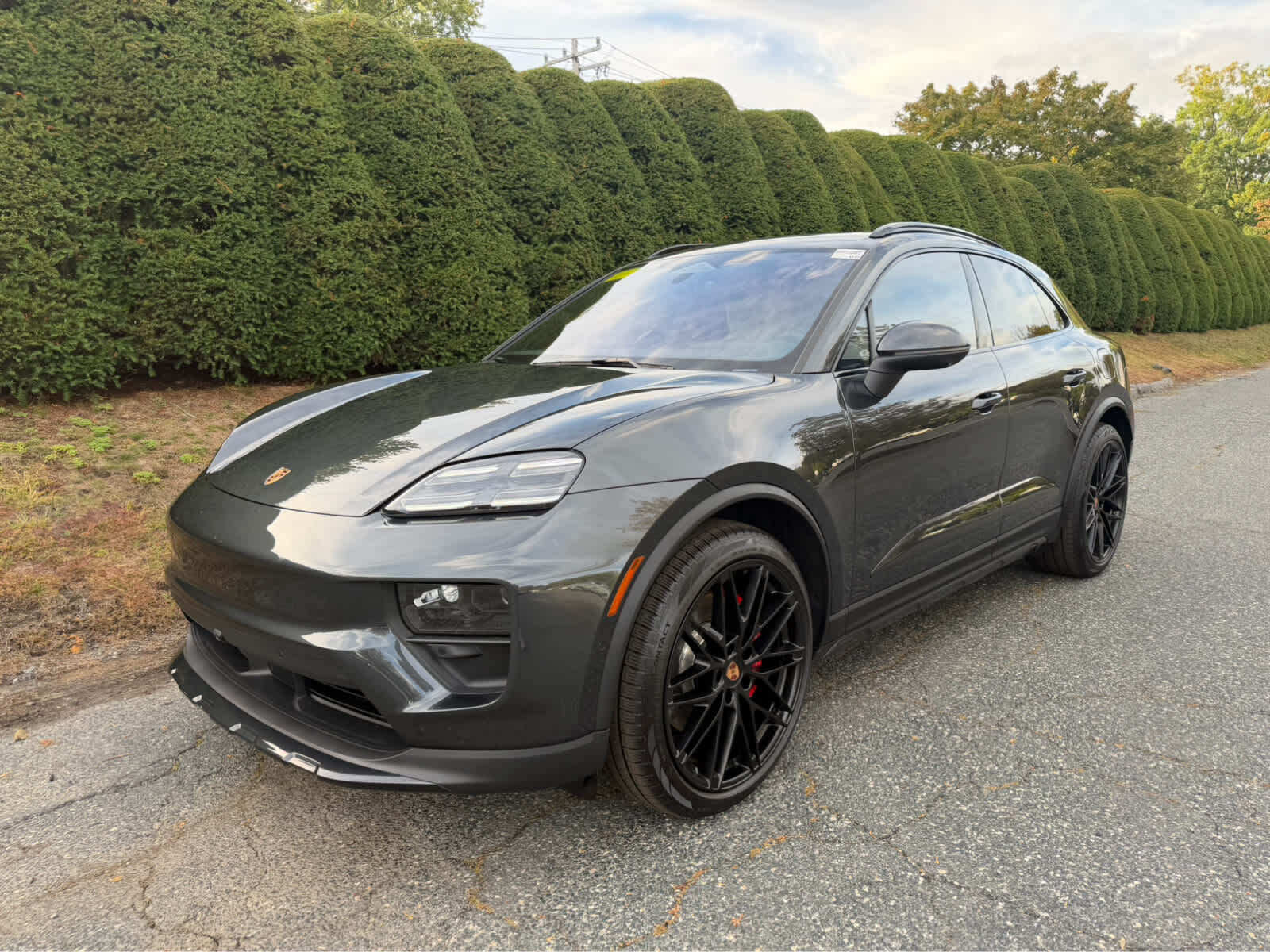 2026 PORSCHE Macan