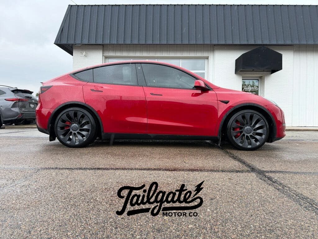 2023 TESLA Model Y