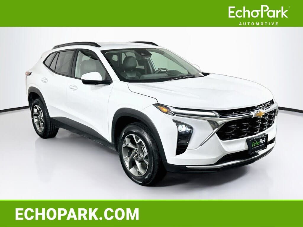 2025 CHEVROLET Trax