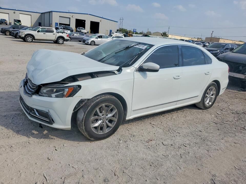 2016 VOLKSWAGEN Passat