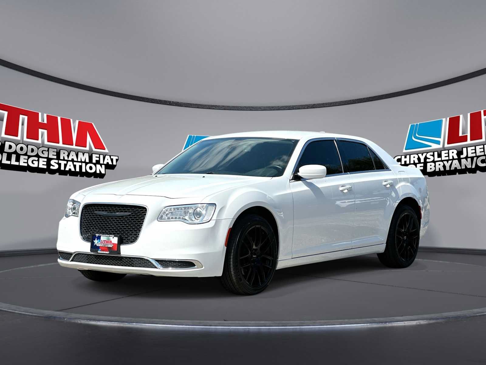 2019 CHRYSLER 300