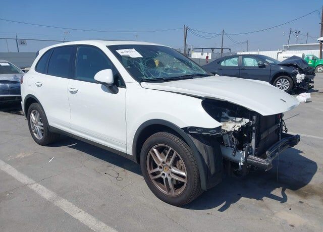 2016 PORSCHE Cayenne