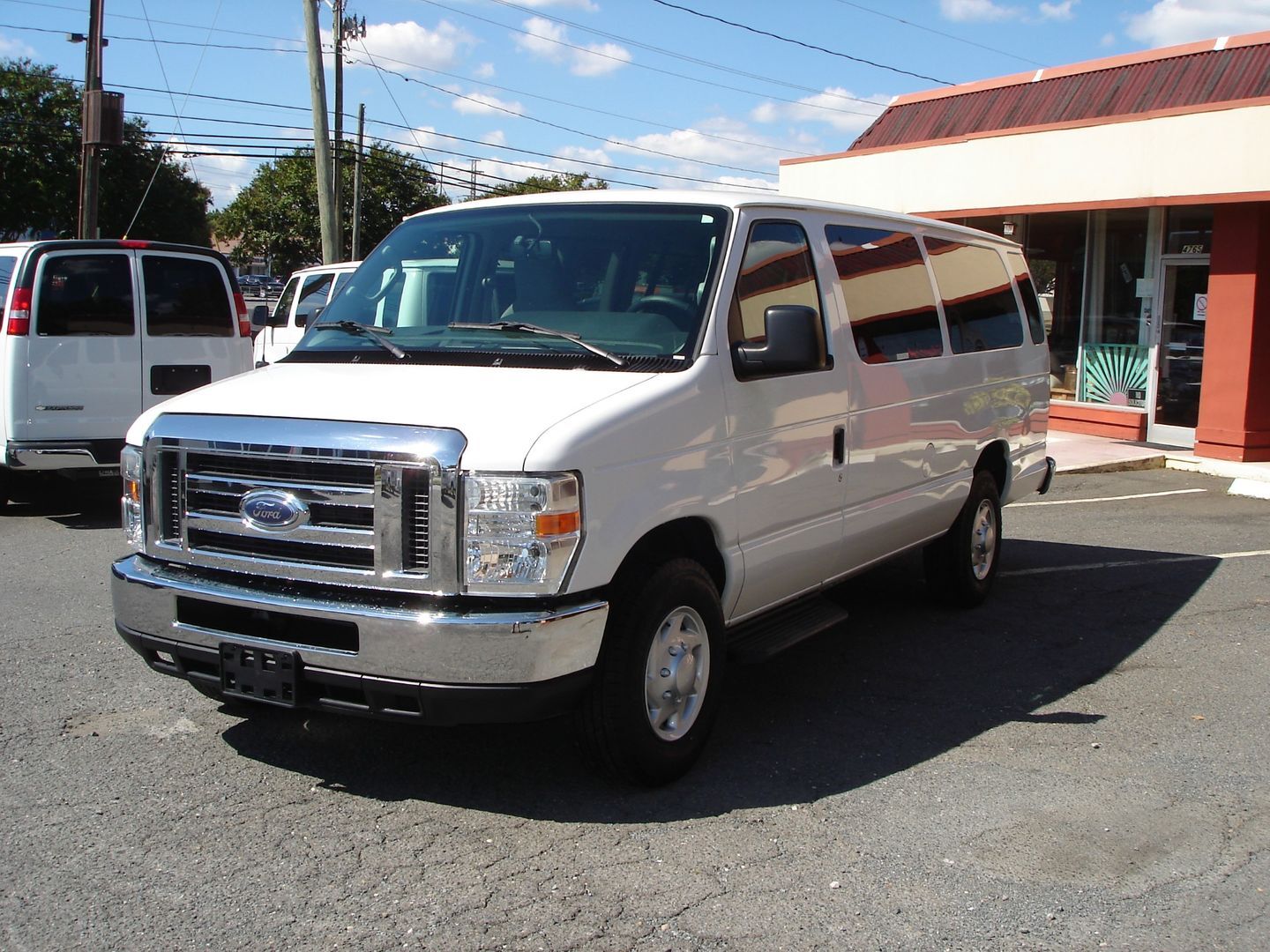 2013 FORD E-350
