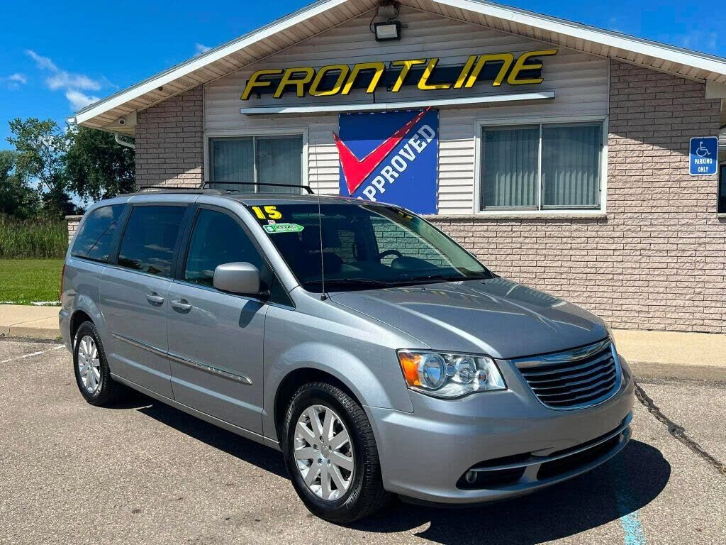 2015 CHRYSLER Town and Country