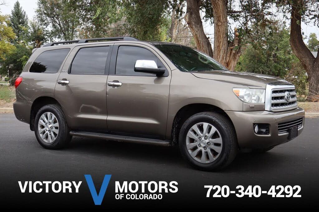2013 TOYOTA Sequoia