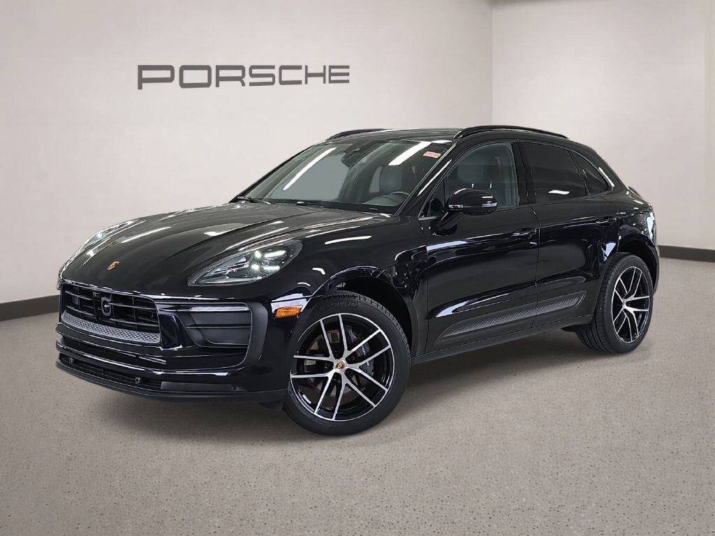 2025 PORSCHE Macan