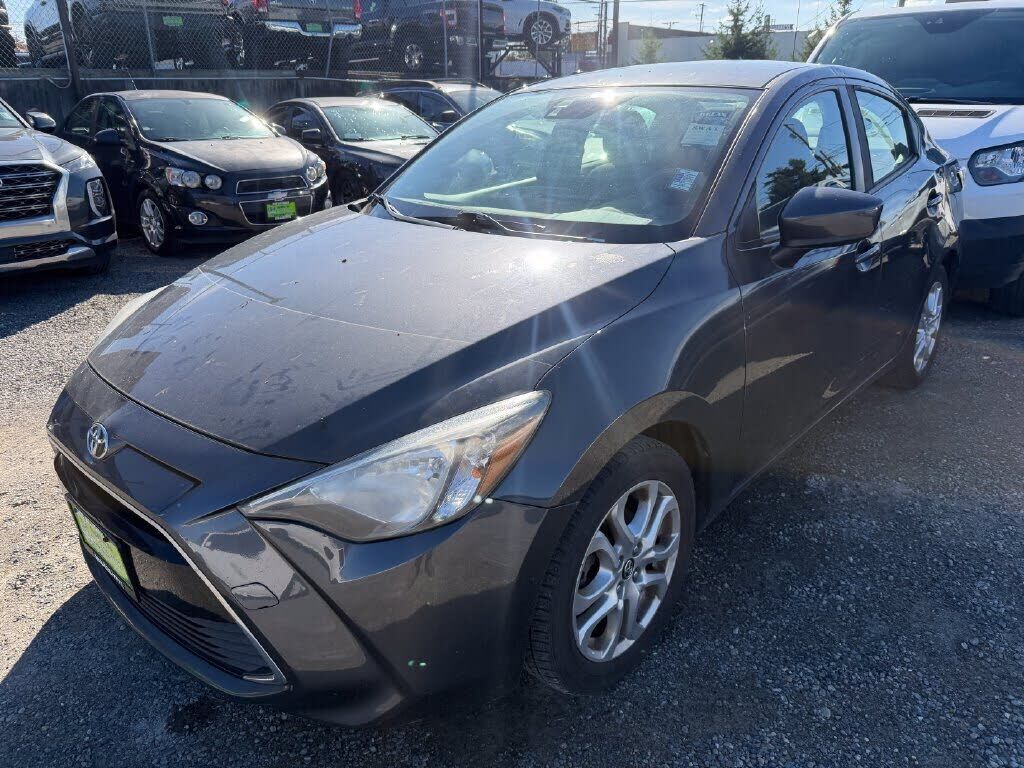 2017 TOYOTA Yaris
