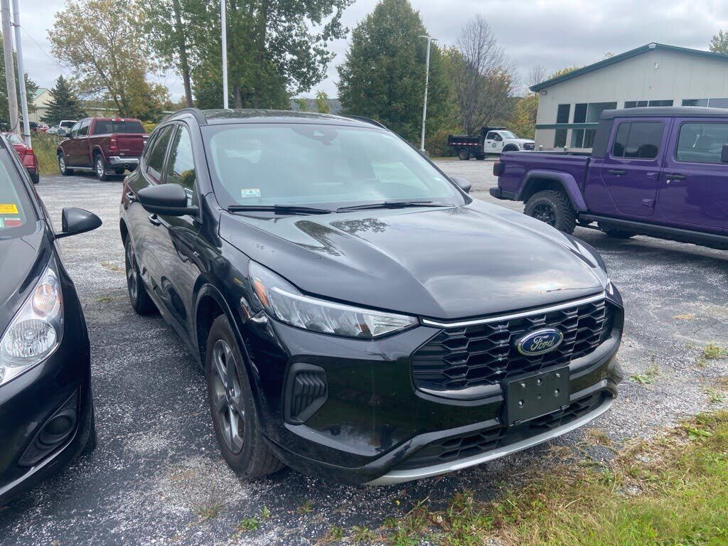 2024 FORD Escape