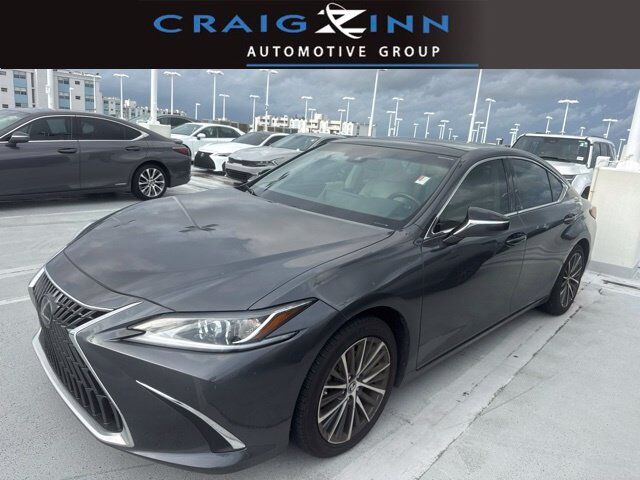 2025 LEXUS ES