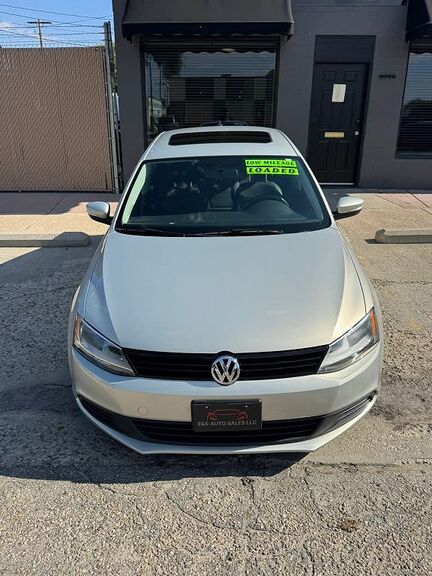 2011 VOLKSWAGEN Jetta