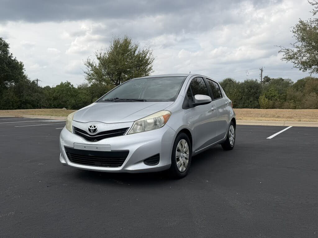 2013 TOYOTA Yaris