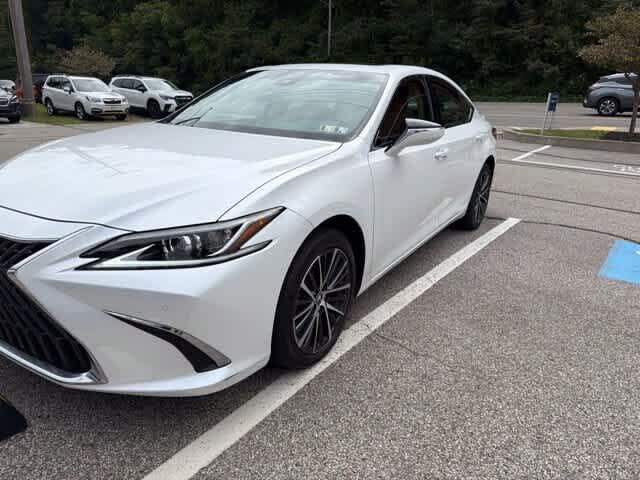 2024 LEXUS ES