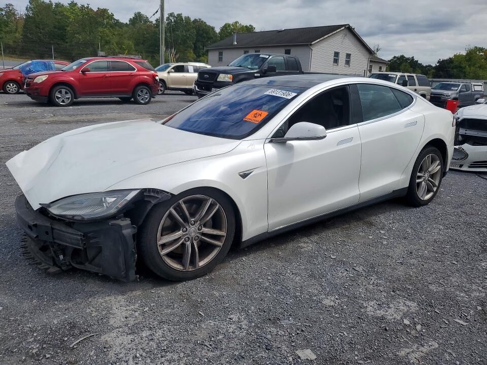 2015 TESLA Model S