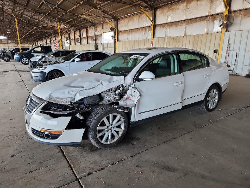 2010 VOLKSWAGEN Passat