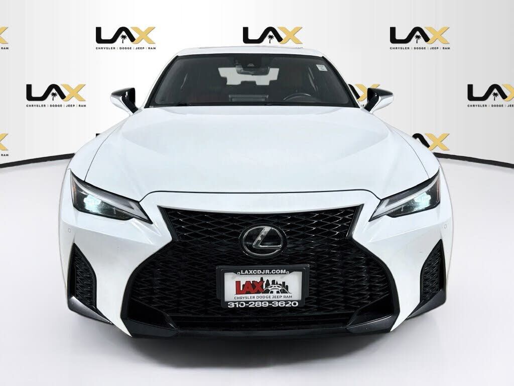 2022 Lexus IS