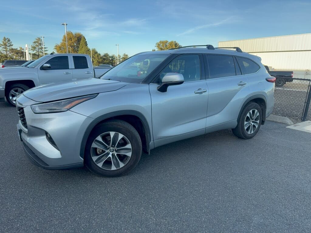 2022 TOYOTA Highlander