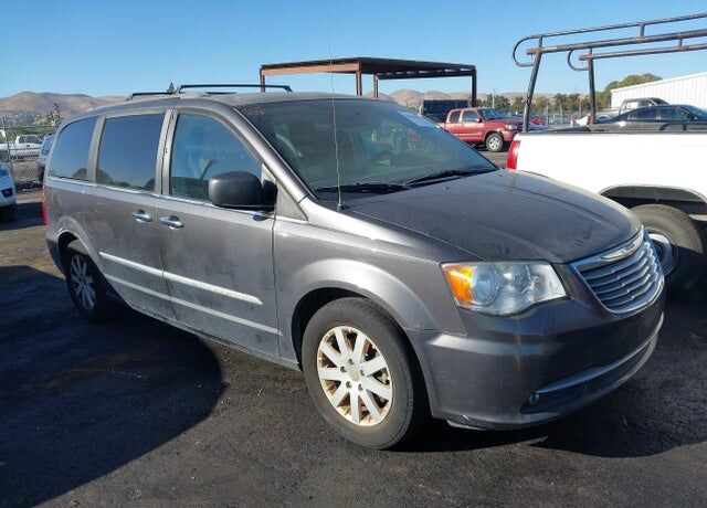 2015 CHRYSLER Town and Country