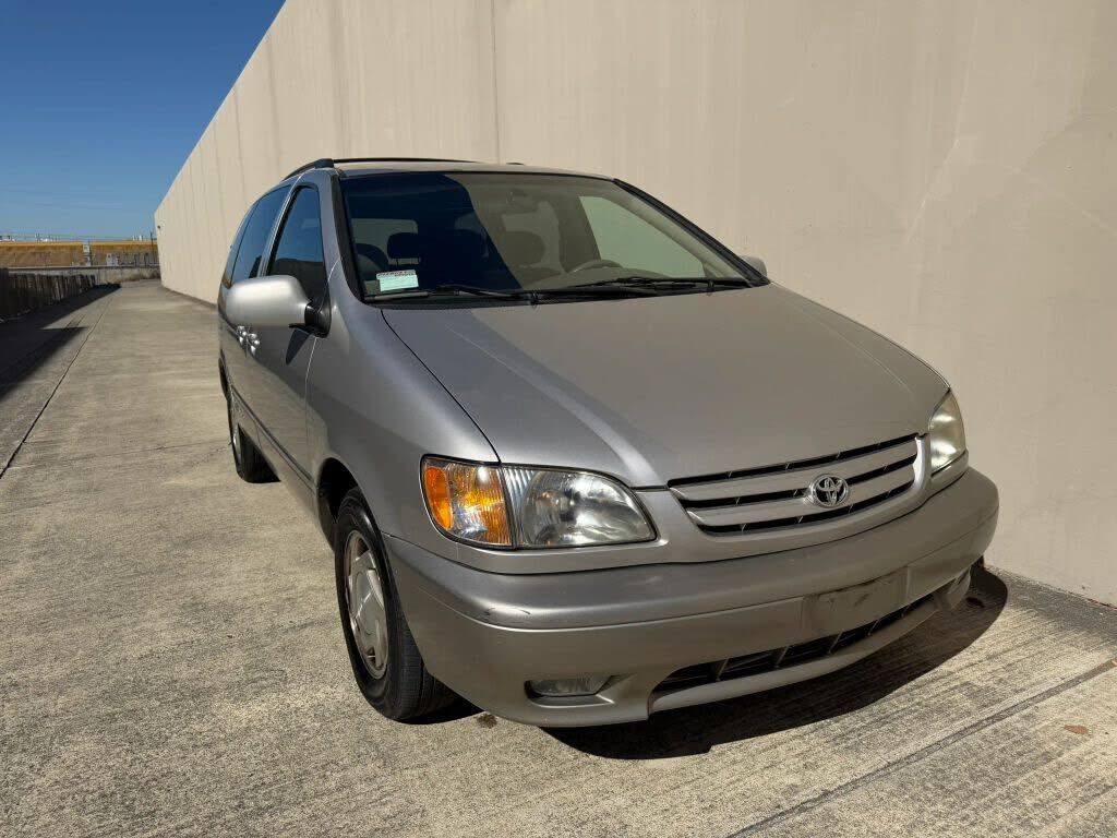 2001 TOYOTA Sienna