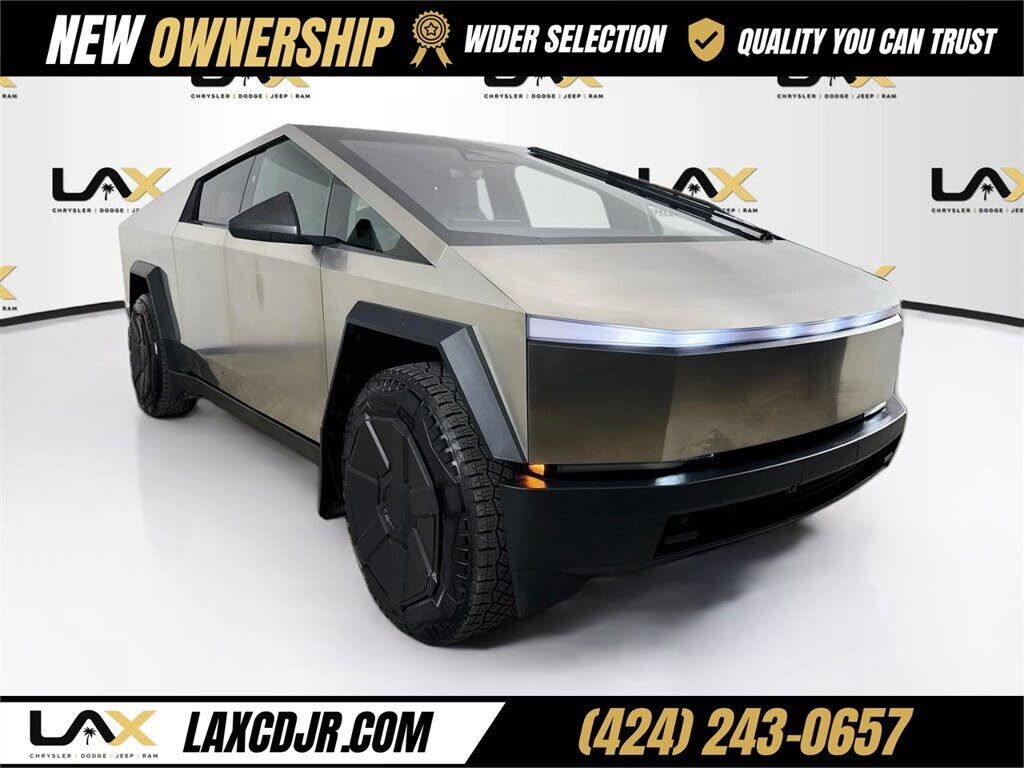 2025 TESLA Cybertruck