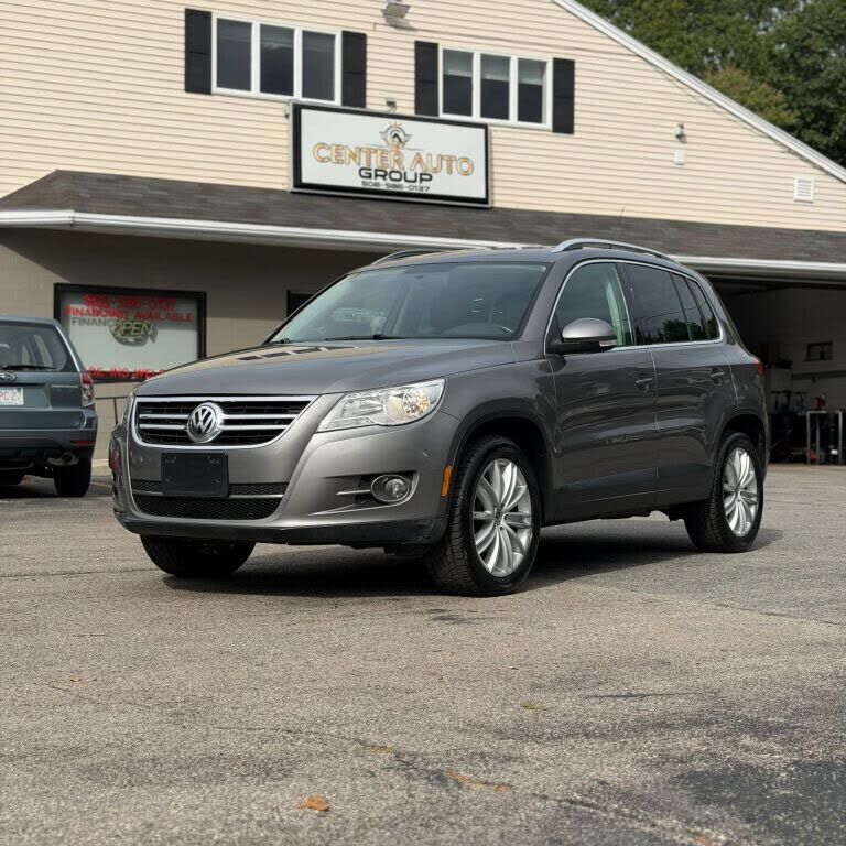 2011 VOLKSWAGEN Tiguan