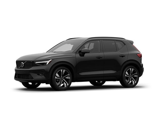 2026 VOLVO XC40