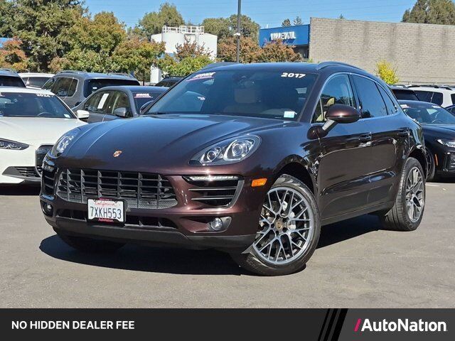 2017 PORSCHE Macan
