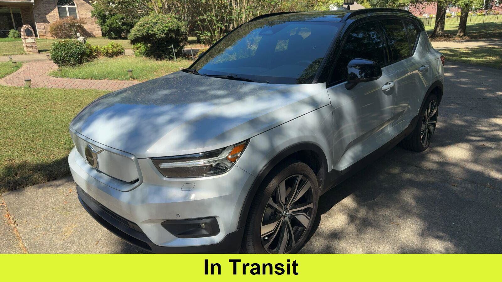 2021 VOLVO XC40