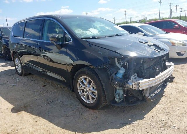 2023 CHRYSLER Voyager