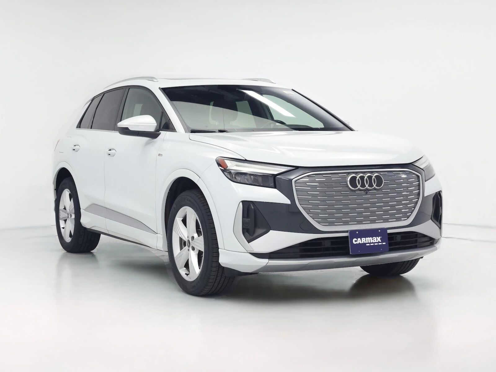 2023 AUDI Q4