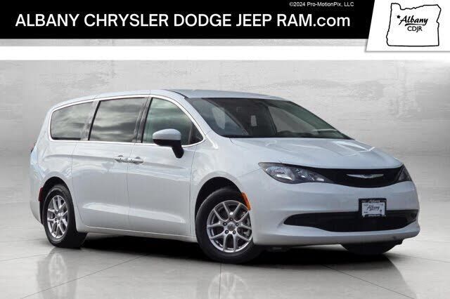 2023 CHRYSLER Voyager