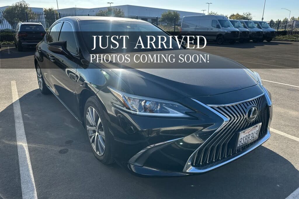 2020 LEXUS ES