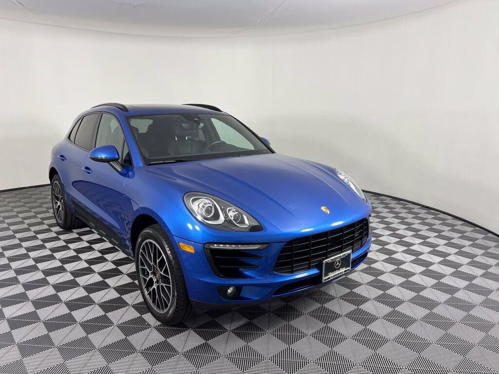 2018 PORSCHE Macan