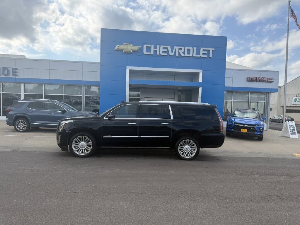2018 CADILLAC Escalade ESV