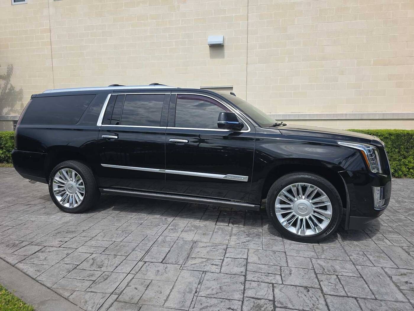 2019 CADILLAC Escalade ESV
