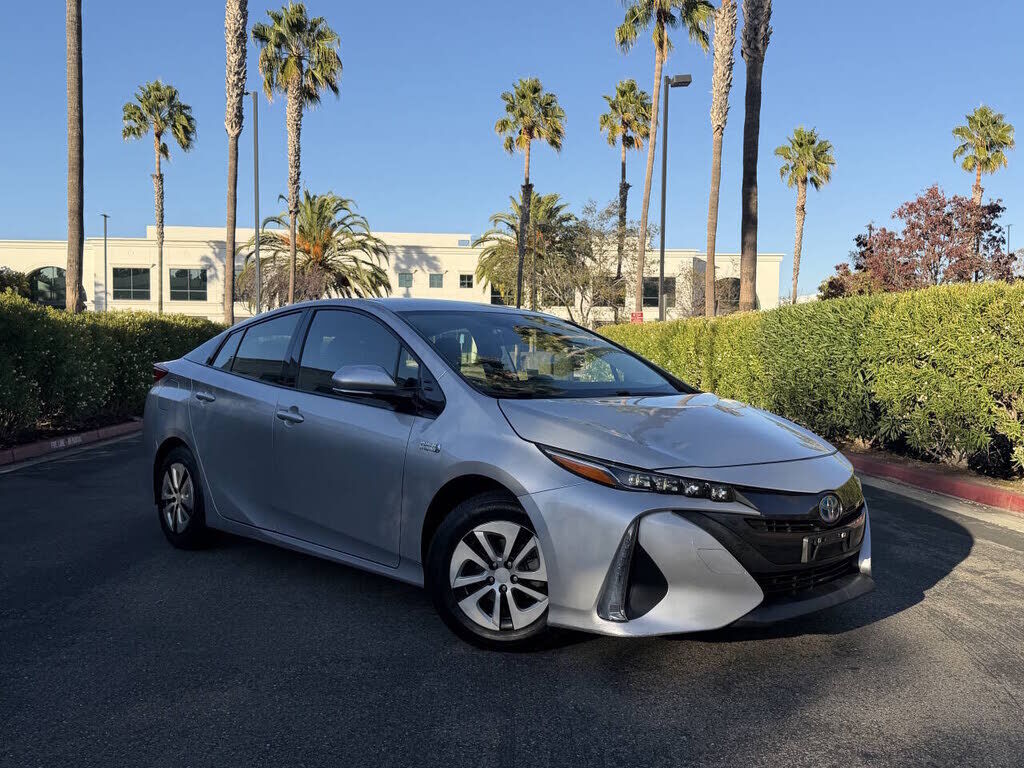 2018 TOYOTA Prius